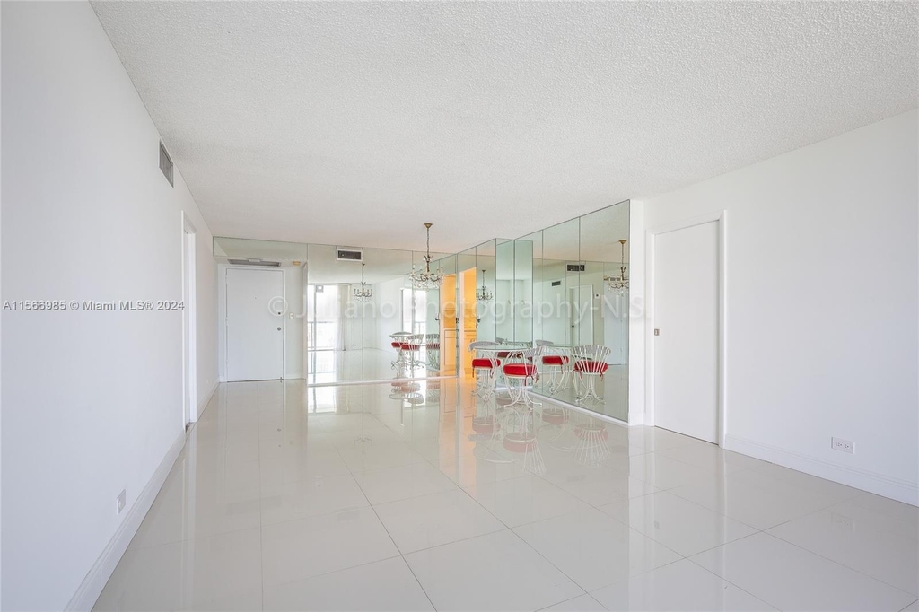 6039 Collins Ave - Photo 10