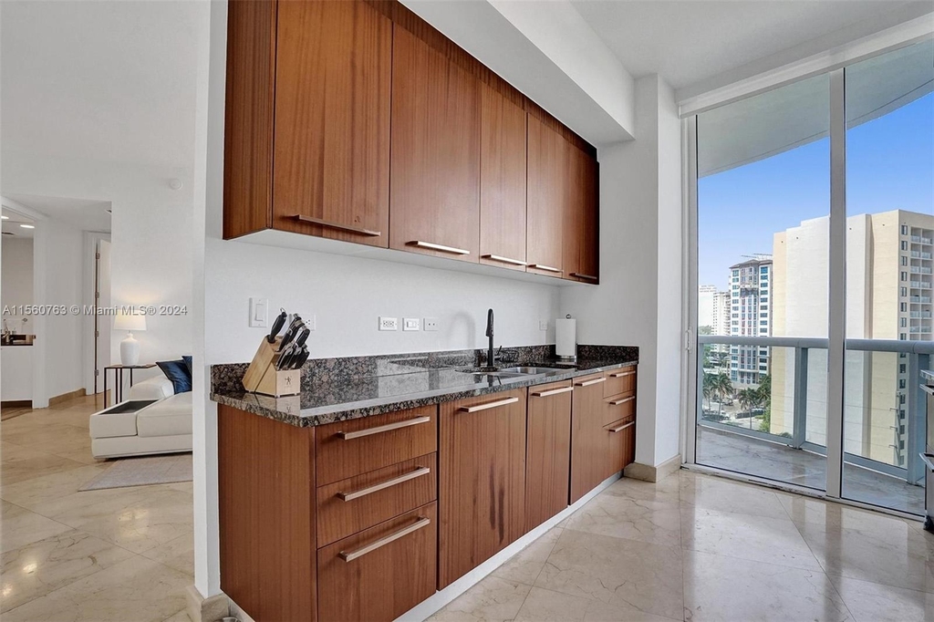 16001 Collins Ave - Photo 15