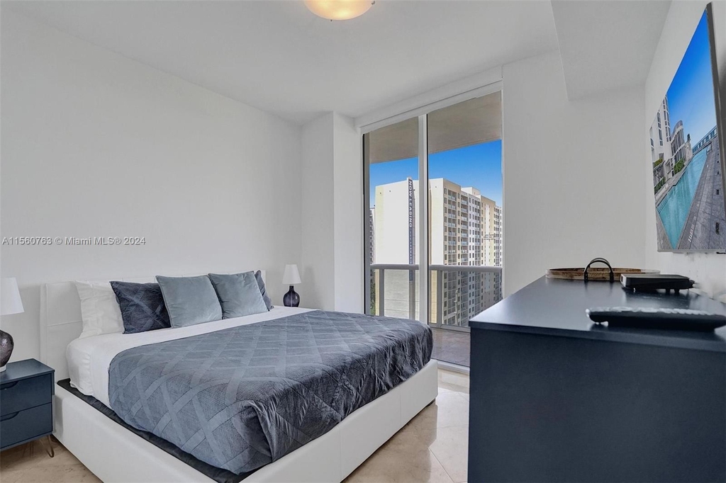 16001 Collins Ave - Photo 20