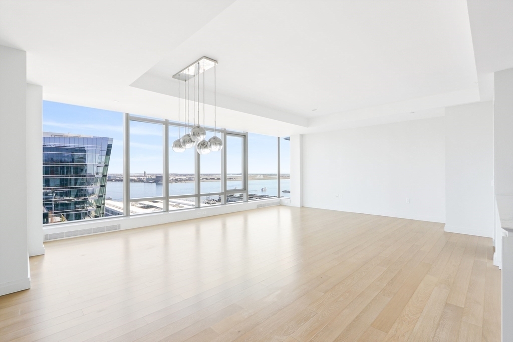 135 Seaport Blvd - Photo 3