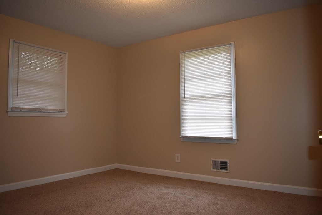 5403 Oakcrest - Photo 4