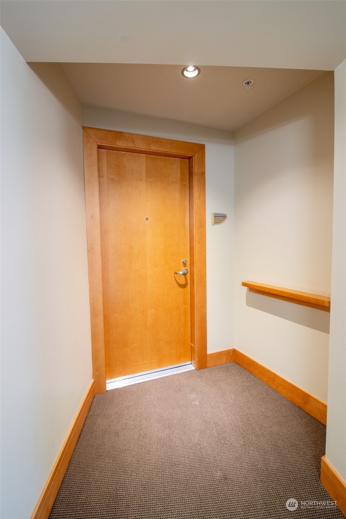 10610 Ne 9th Place - Photo 1