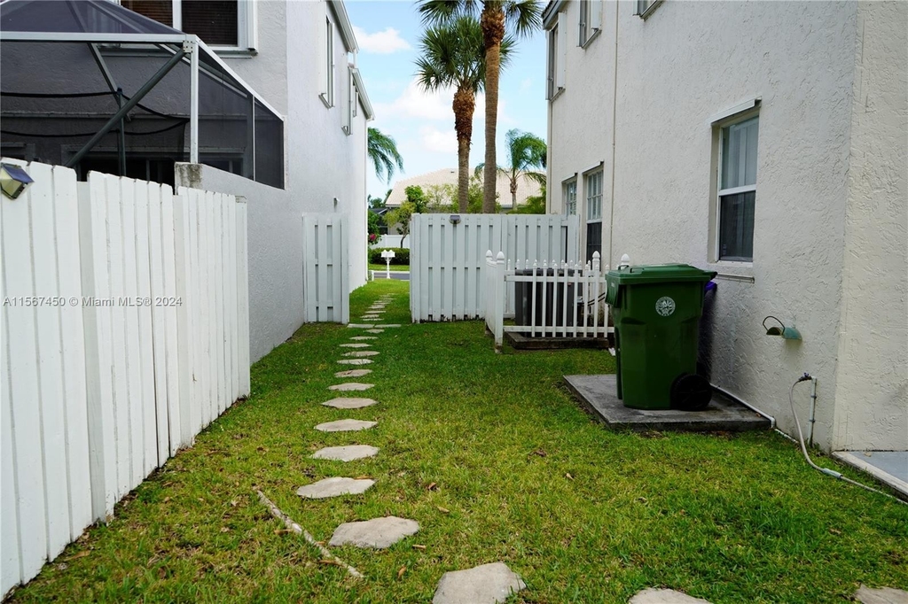 15899 Nw 14th Rd - Photo 34