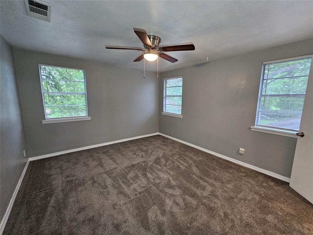 10217 Teagarden Road - Photo 11