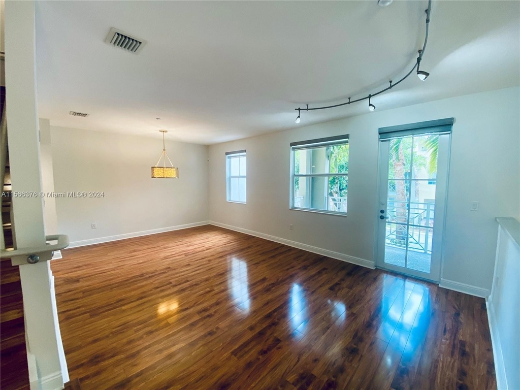 348 Sw 13th Ter - Photo 61