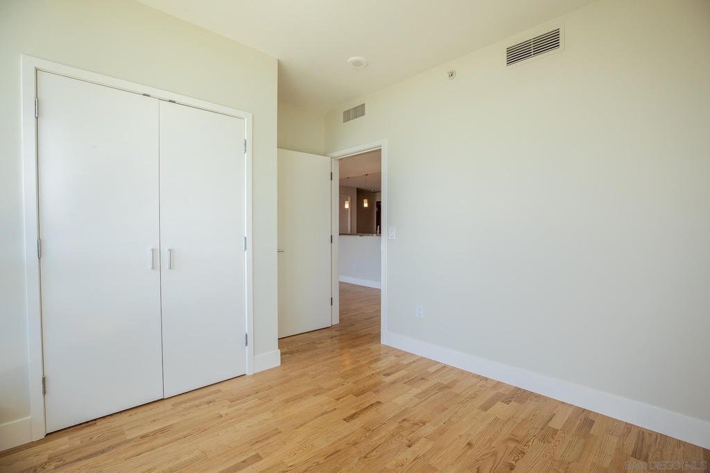 325 7th Ave - Photo 19