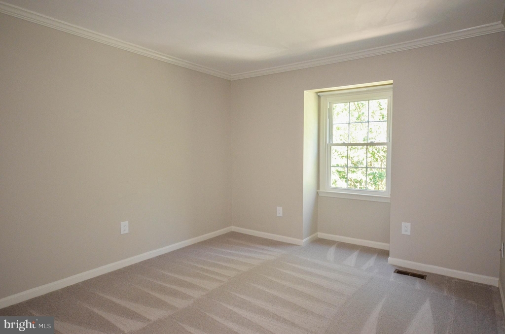 7312 Greentree Road - Photo 14