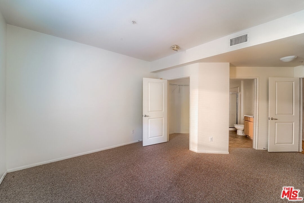 6400 Crescent Park - Photo 12