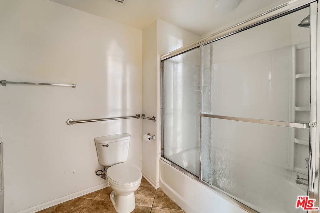 6400 Crescent Park - Photo 18