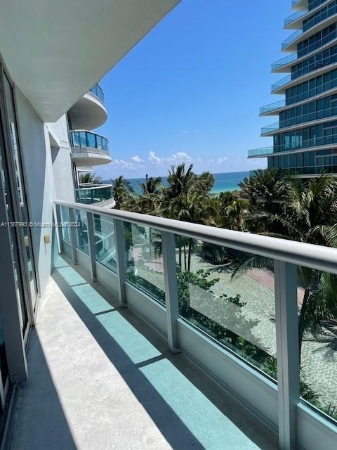 9401 Collins Ave - Photo 32