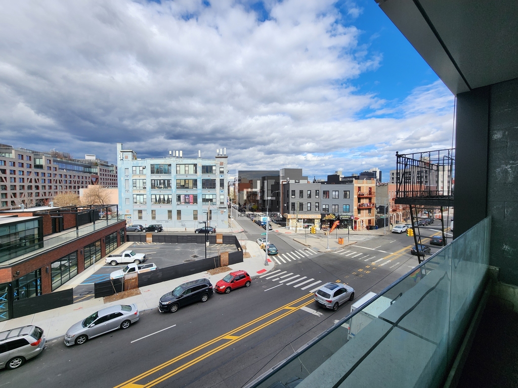 Bushwick Avenue - Photo 13