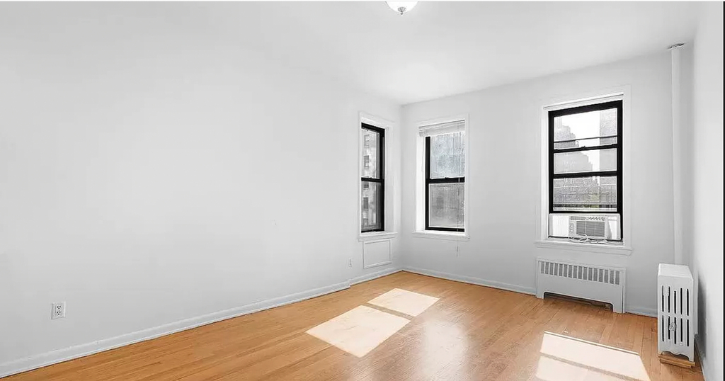 358 East 51st Street - Photo 1