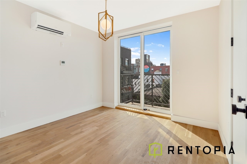 415 Manhattan Avenue - Photo 4