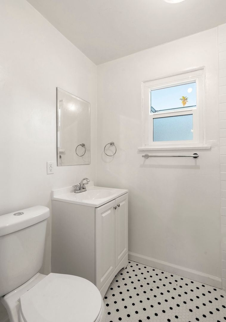 1027 12th Street - Photo 10