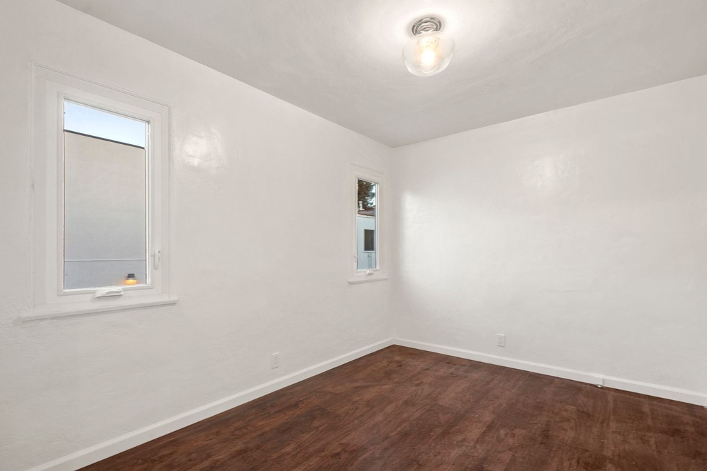 1027 12th Street - Photo 13