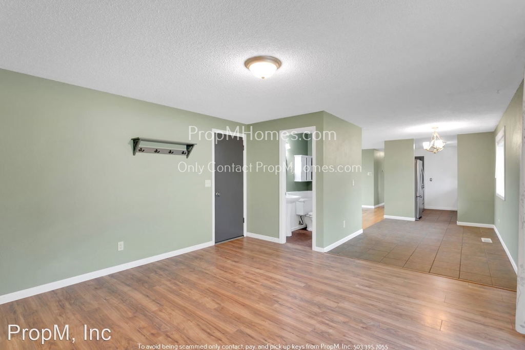 23528 Se Oak Street - Photo 1