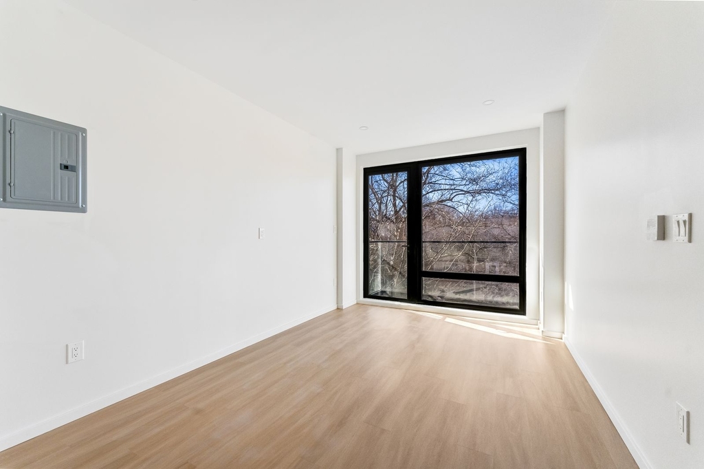 8107 Kew Gardens Road - Photo 3