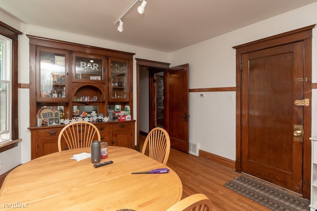 1517 W. Oakdale, Unit 8 - Photo 6