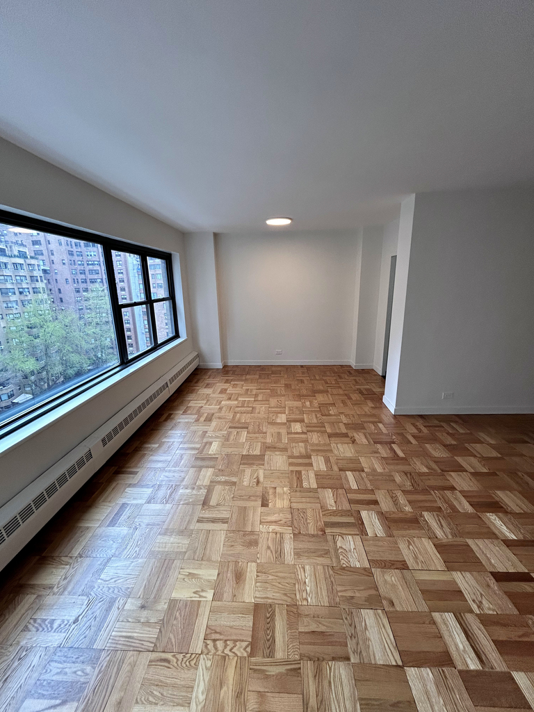 412 East 55th Street - Photo 1