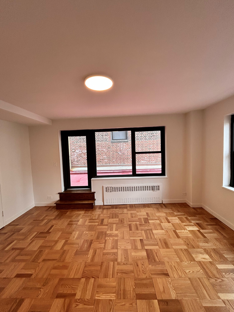 412 East 55th Street - Photo 4