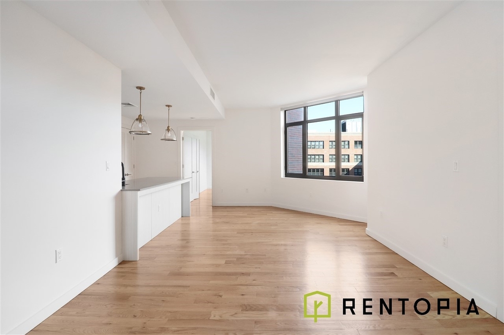 125 Parkside Avenue - Photo 1