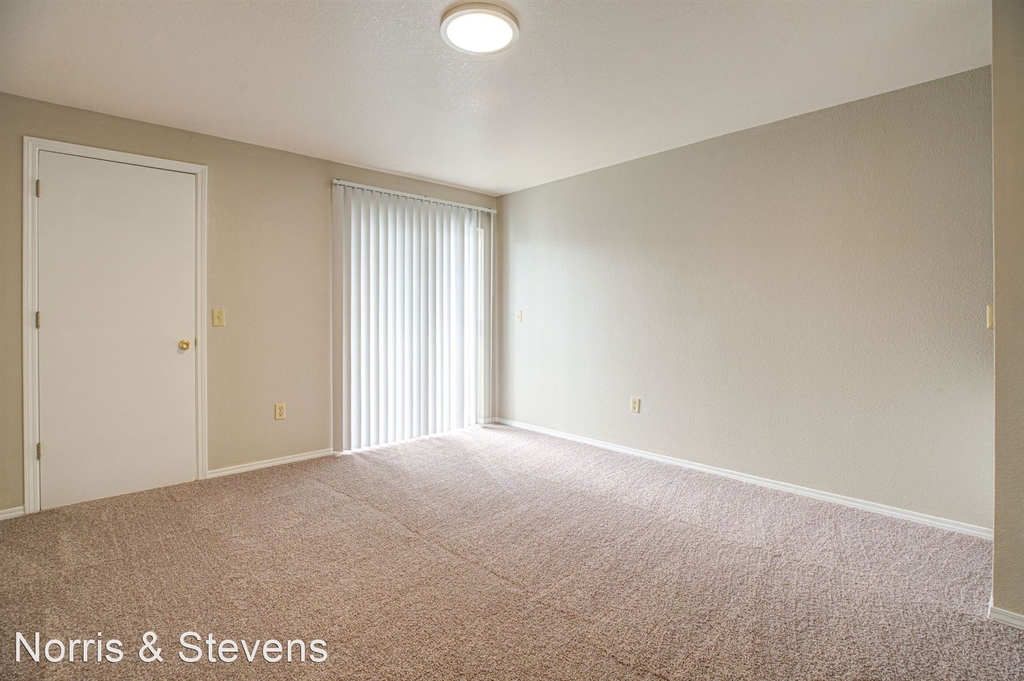 4200 Sunnyview Road, Ne - Photo 17