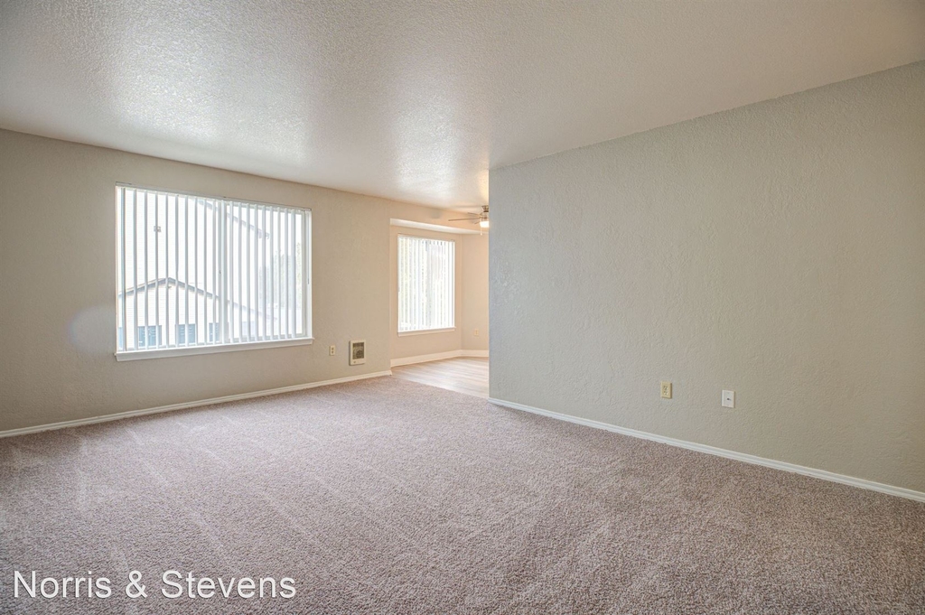 4200 Sunnyview Road, Ne - Photo 6