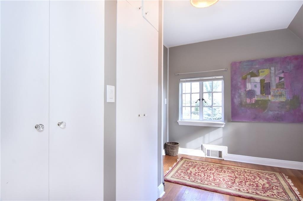 566 N Columbus Avenue - Photo 24