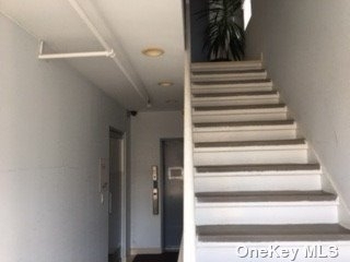 990 Westbury Road - Photo 2