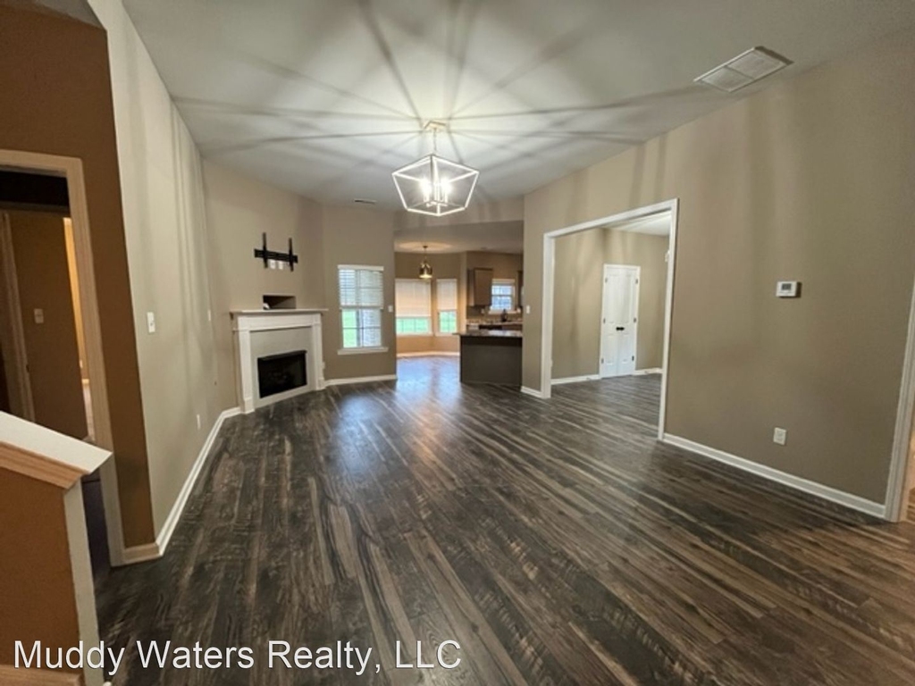 5207 Sweetwater Dr - Photo 1