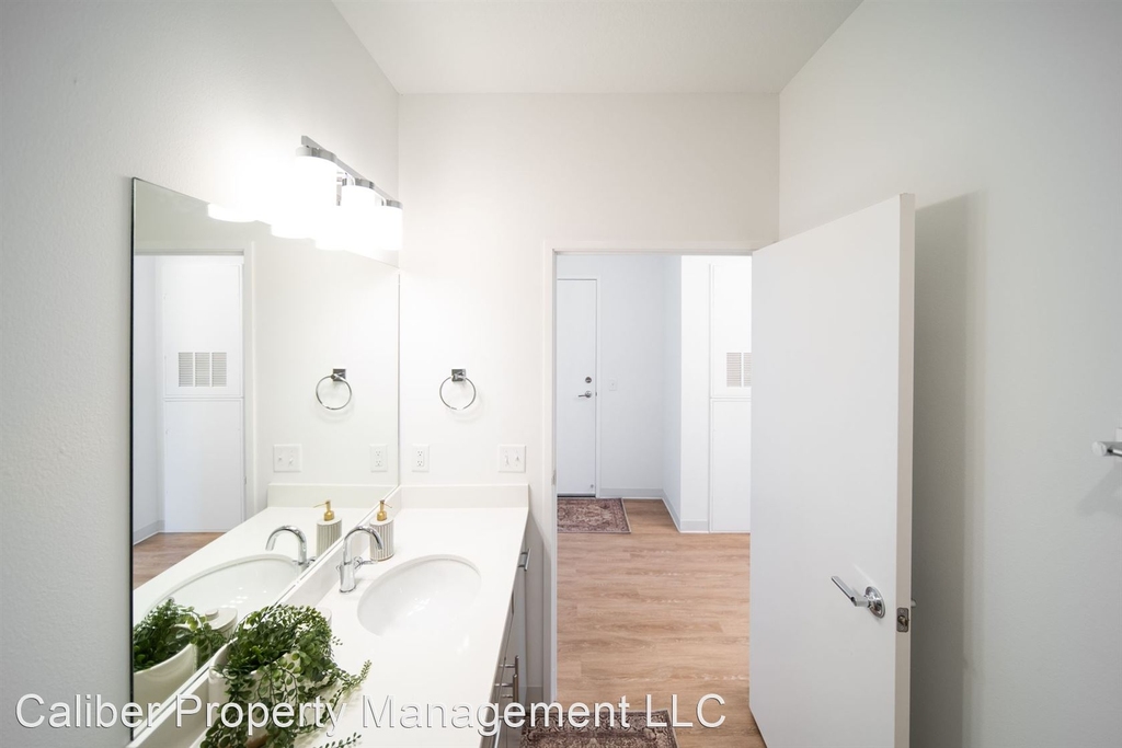 1335 Sw Merchant Street - Photo 11