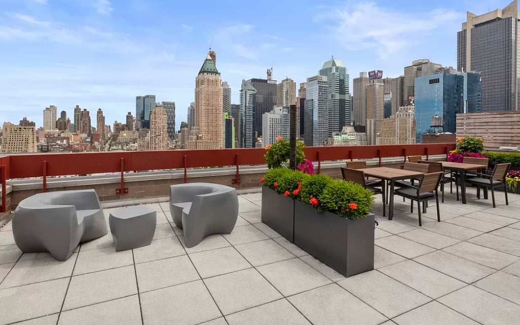 W 50th - Photo 4