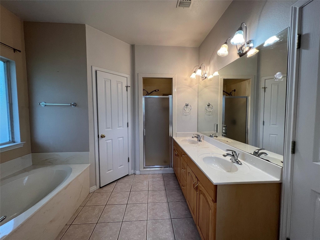 1112 Cimarron Ct - Photo 8