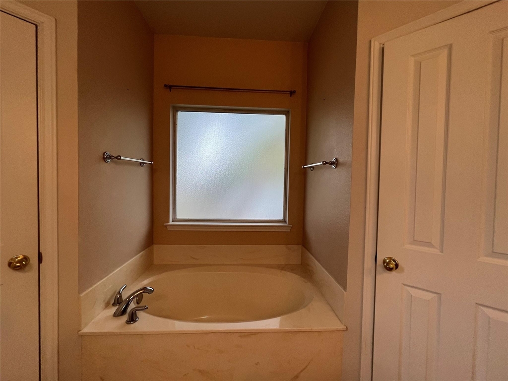 1112 Cimarron Ct - Photo 9