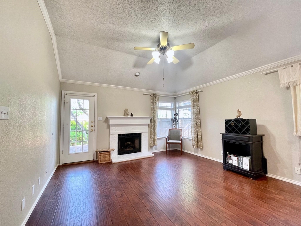 2610 Little Elm Trl - Photo 11