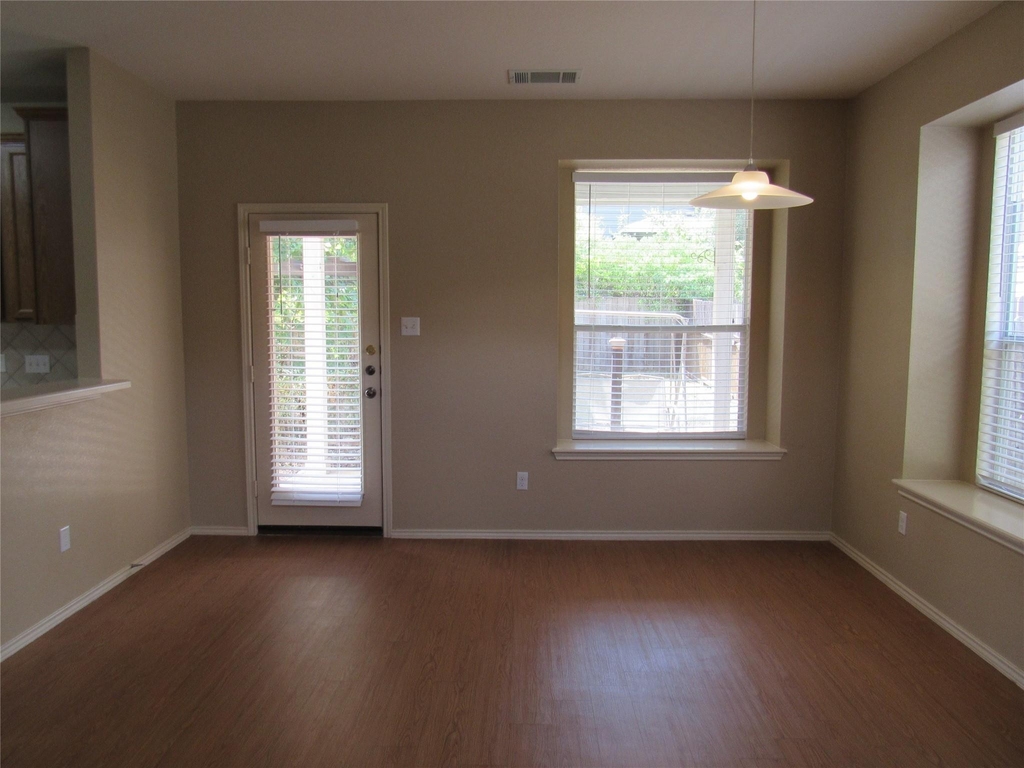 2121 Campfield Pkwy - Photo 5