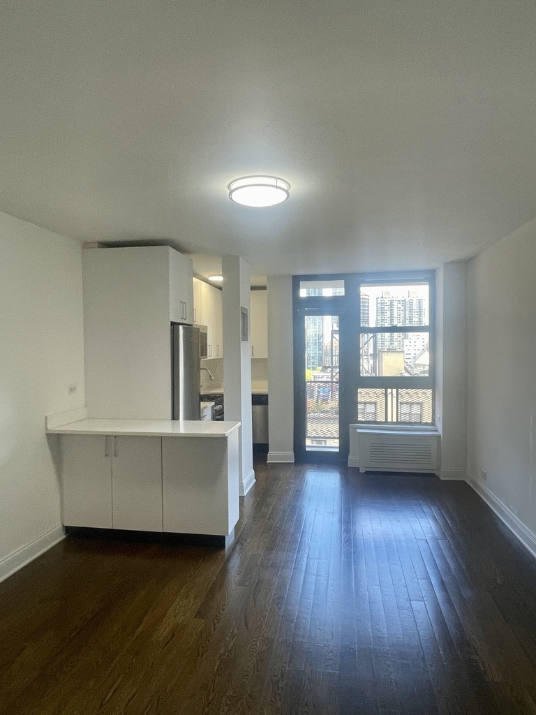 165 East 35th Street - Photo 0