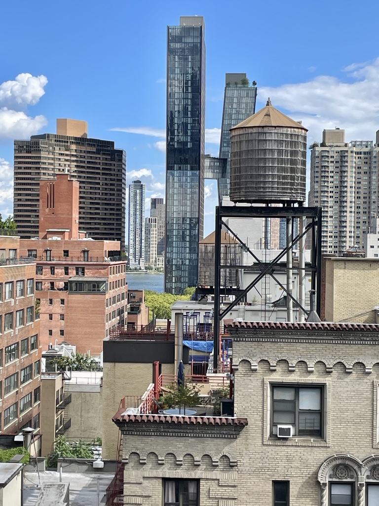 165 East 35th Street - Photo 3