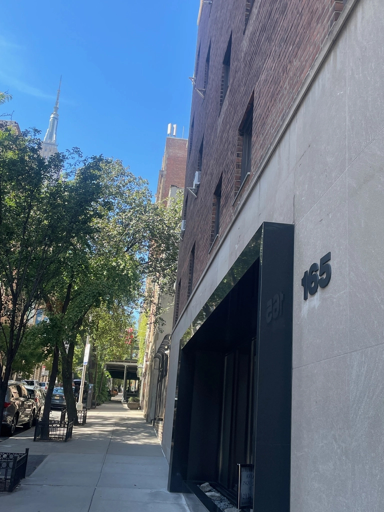 165 East 35th Street - Photo 10