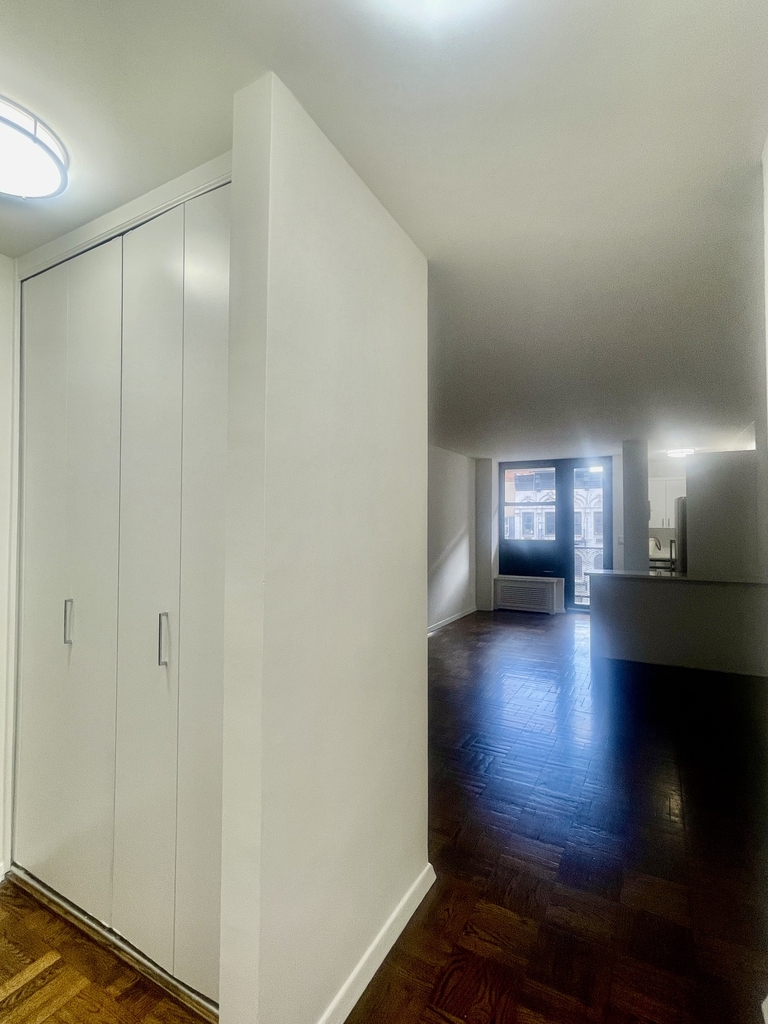165 East 35th Street - Photo 0