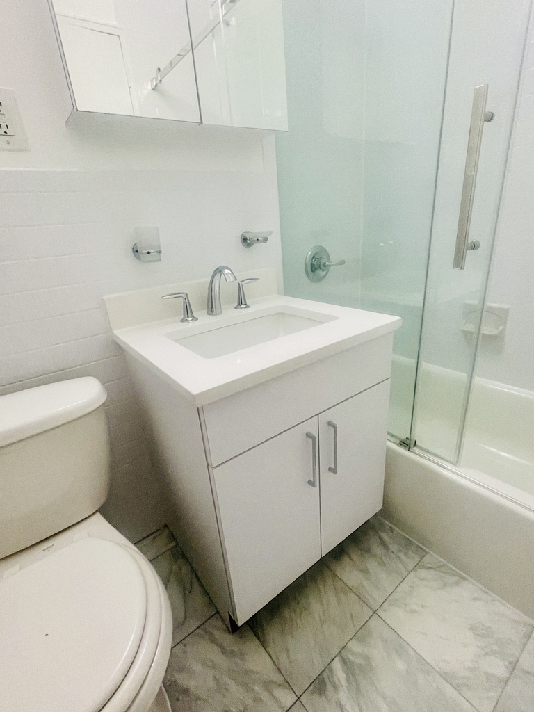 165 East 35th Street - Photo 9
