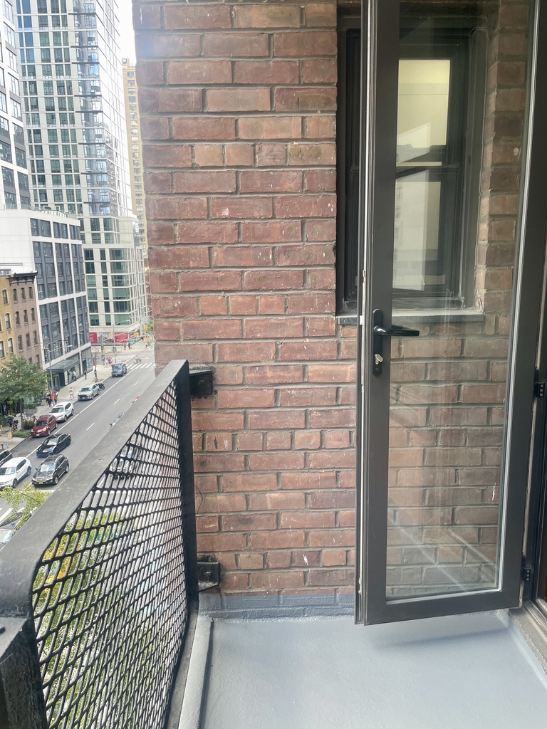 165 East 35th Street - Photo 2