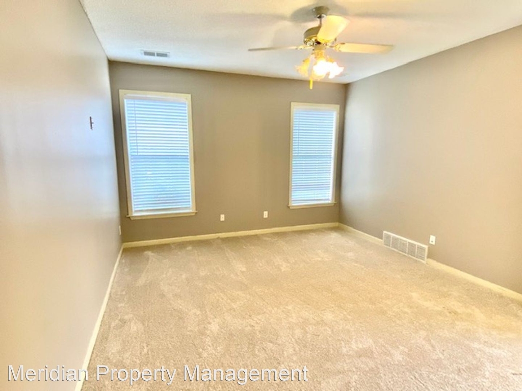 8669 Rogers Park Ave - Photo 3