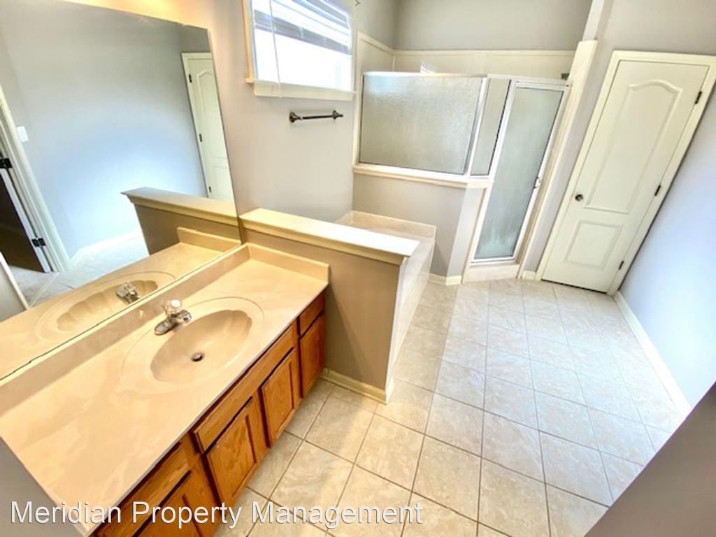 8669 Rogers Park Ave - Photo 4