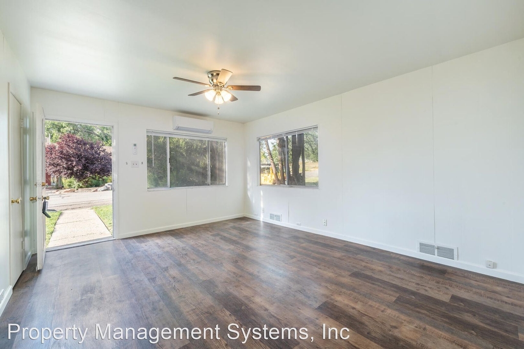 1028 E. Mansfield Ave. (3135 S.) - Photo 4