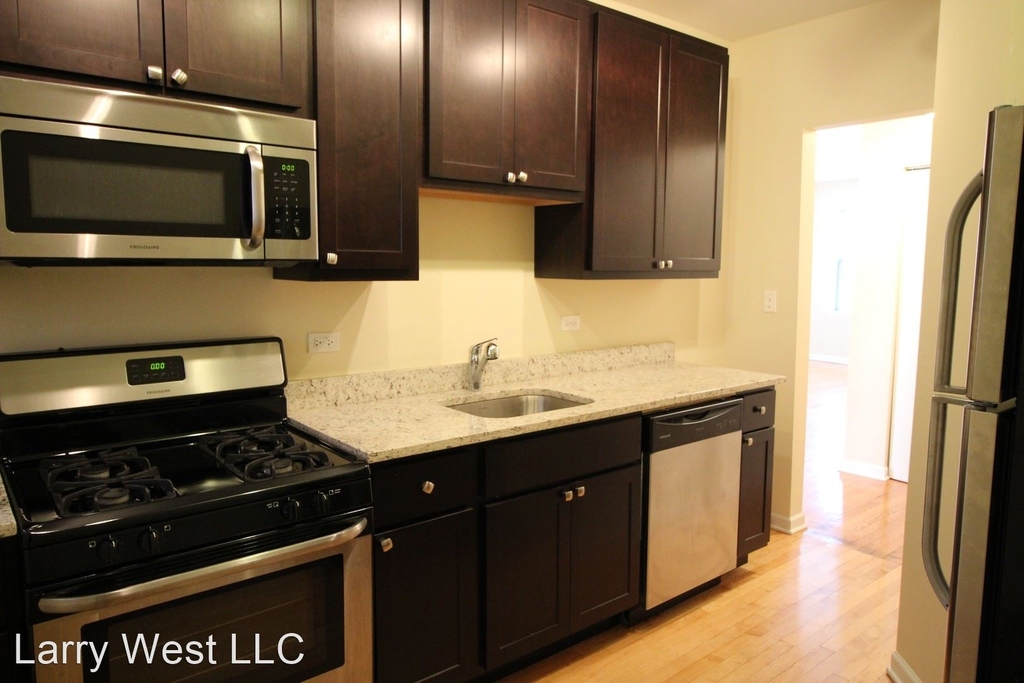 3121 W Lawrence Ave #2 - Photo 1
