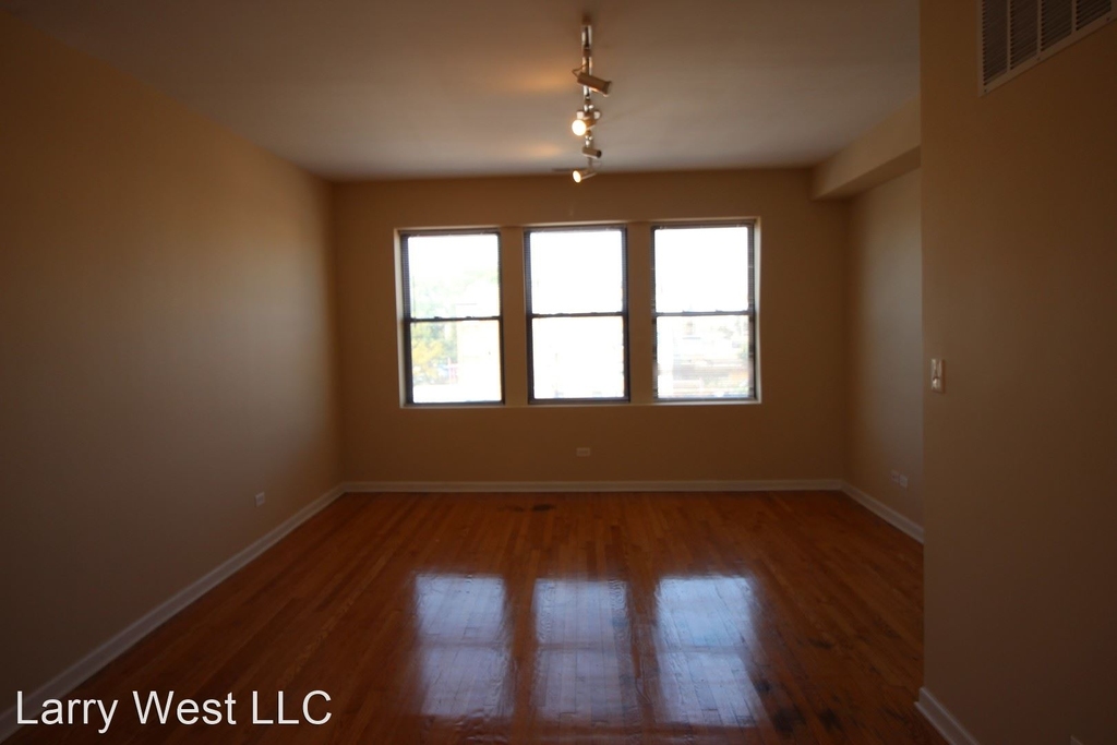 3121 W Lawrence Ave #2 - Photo 3