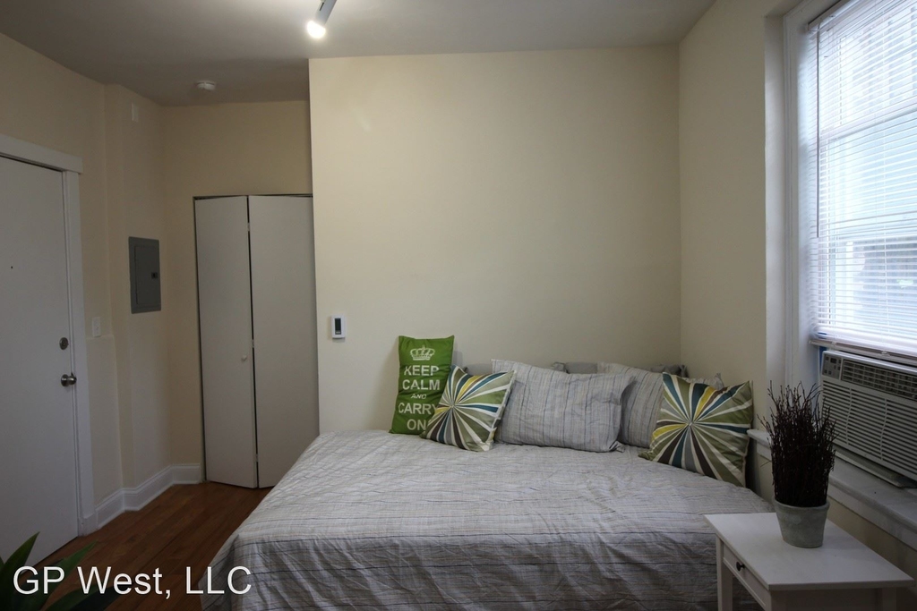 1210 W. Granville - Photo 3