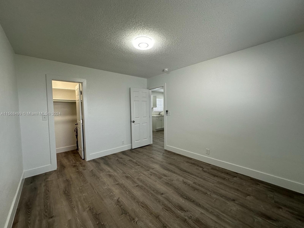 1045 Ne 15th Street - Photo 25