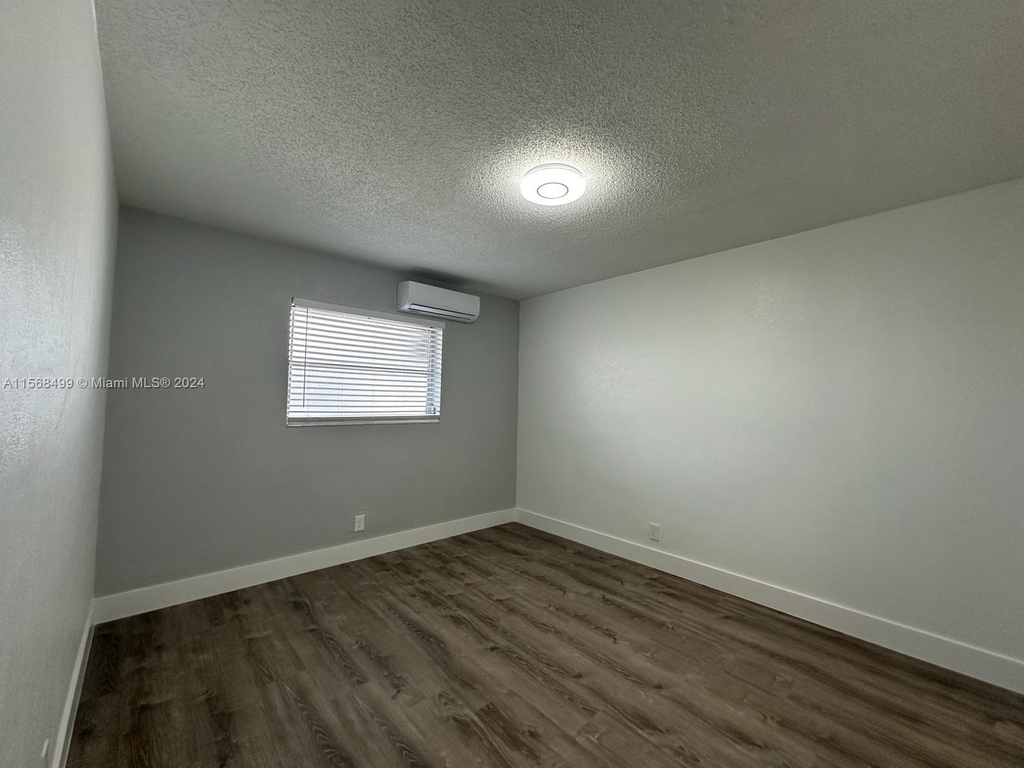 1045 Ne 15th Street - Photo 22